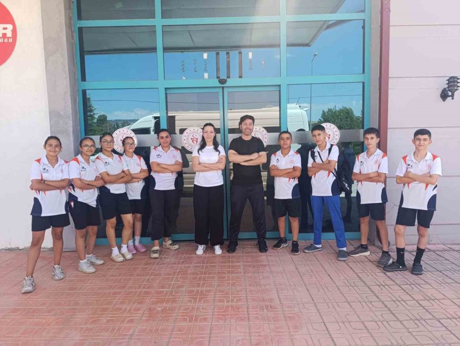 Niğde Erkek Badminton Takımı Şampiyon Oldu
