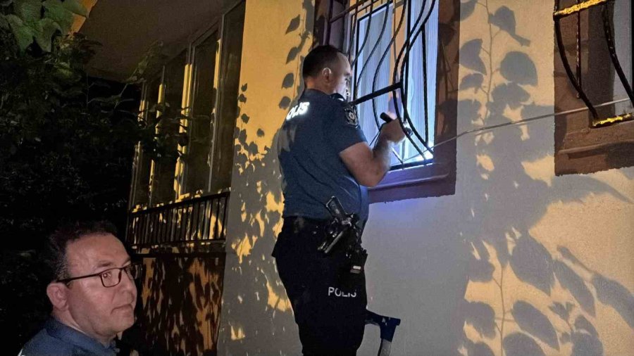 Haber Alınamayan Komşu Ekipleri Alarma Geçirdi