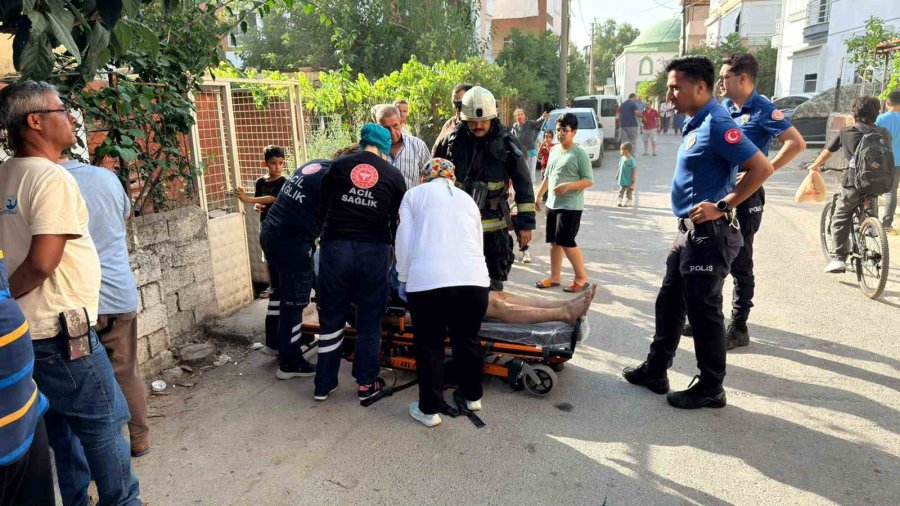 Antalya’da Evde Çıkan Yangında 1 Kişi Dumandan Etkilendi
