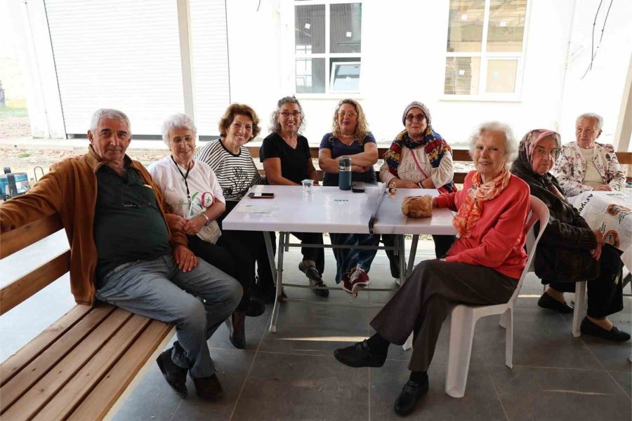 Yaz Sıcaklarında Yaşlılara Sağlıklı Yaşam Önerisi