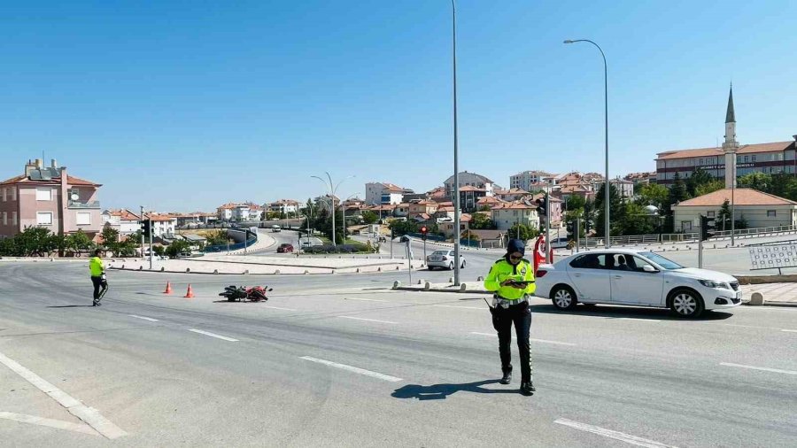 Karaman’da Otomobille Motosiklet Çarpıştı: 1 Yaralı