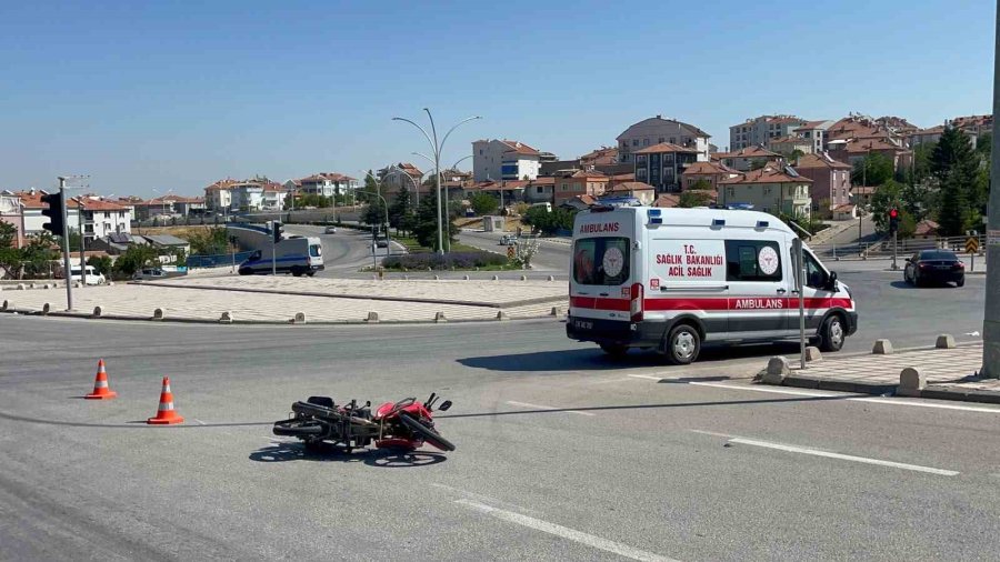 Karaman’da Otomobille Motosiklet Çarpıştı: 1 Yaralı