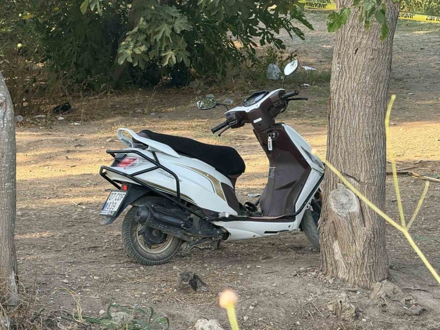 Haber Alınamayan Adamın Sulama Kanalı Yanında Bulunan Motosiklet Ve Cep Telefonu Ekipleri Harekete Geçirdi