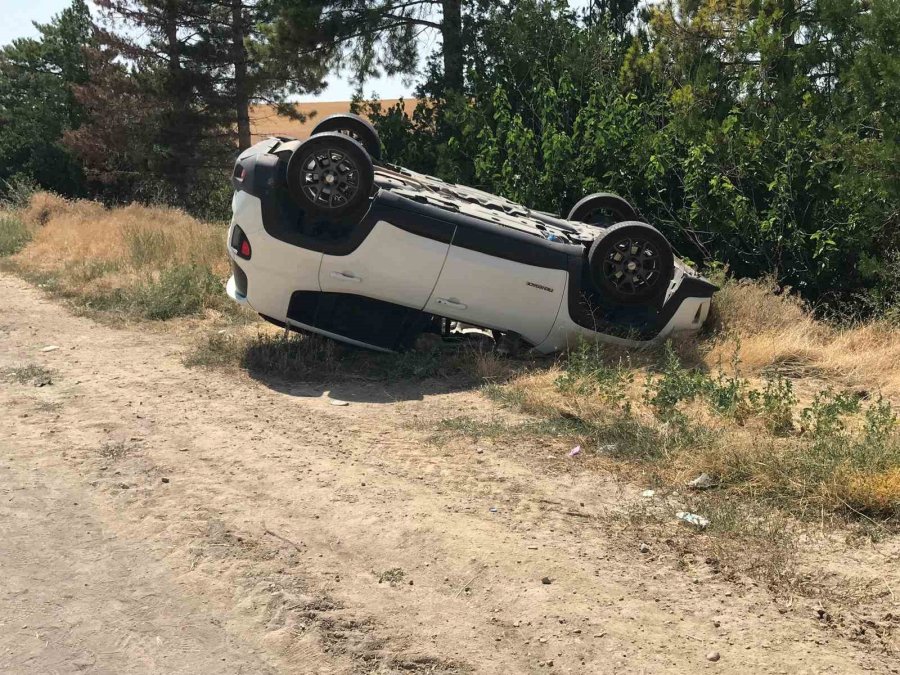 Tırın Patlayan Lastiğinden Savrulan Parçalar Kazaya Sebep Oldu: 3’ü Çocuk 8 Yaralı