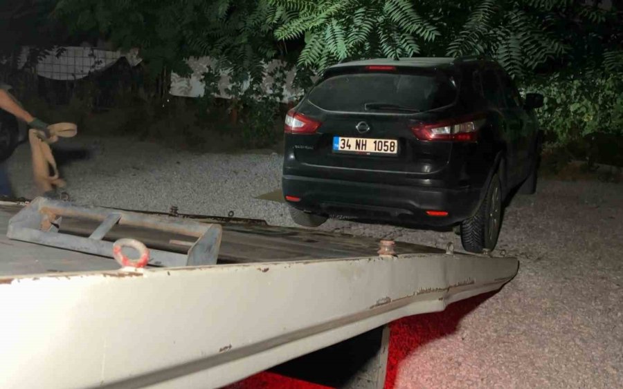 Polisin Ehliyet Ve Kimlik İstediği Alkollü Sürücü, "150 Tl Param Var" Dedi