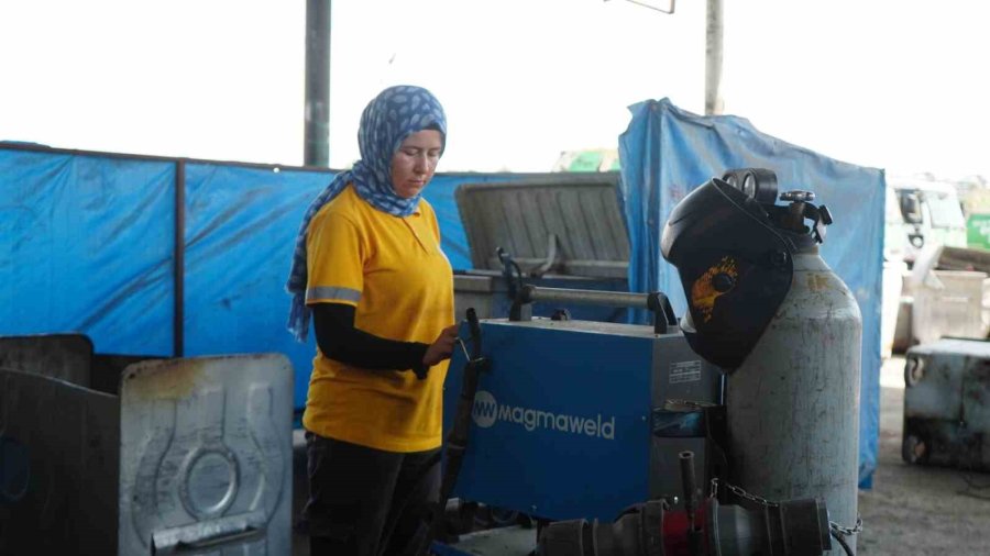 Mersin’de Kadın Kaynak Ustası Üretime Güç Katıyor