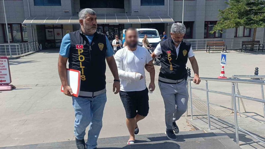 Manavgat Polisi Üç Firari Hükümlüyü Aynı Gün Yakaladı
