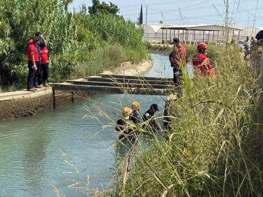 Sulama Kanalında Aranan Sera İşçisinden Acı Haber Geldi, Yakınları Sinir Krizi Geçirdi