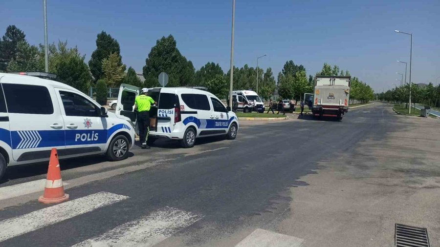 Konya’da Otomobil İle Kamyon Çarpıştı: 3 Yaralı