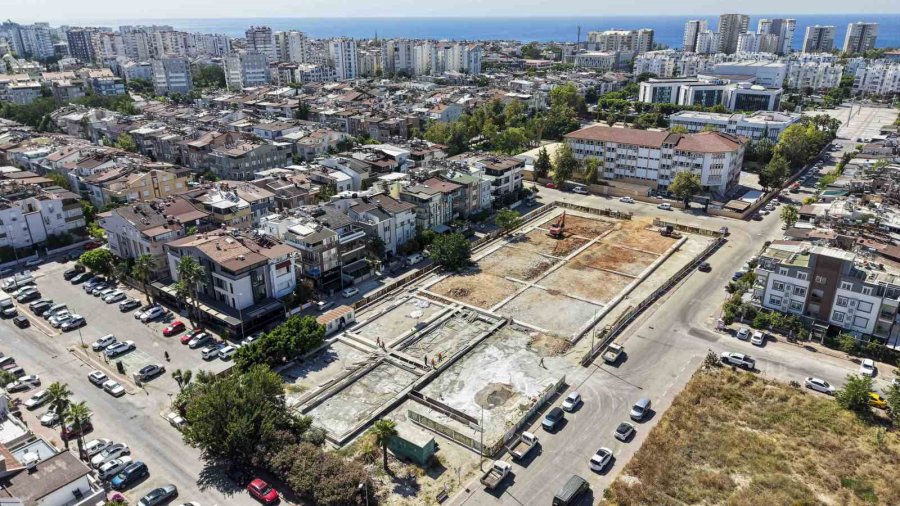 Muratpaşa, Raket Sporlarının Yeni Merkezini Kuruyor