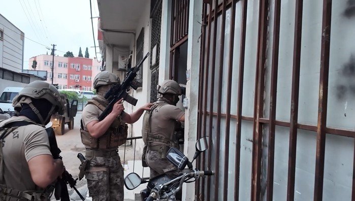 Mersin’deki Uyuşturucu Operasyonu: 27 Tutuklama