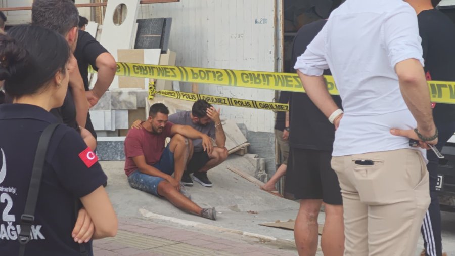 Atölyede Başını Mermere Çarpan Genç Kadın Hayatını Kaybetti