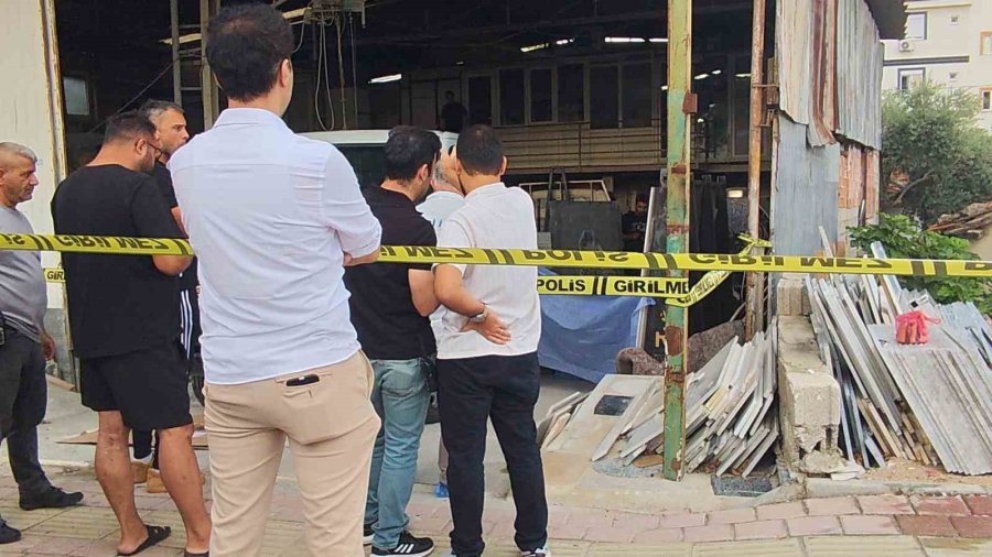Atölyede Başını Mermere Çarpan Genç Kadın Hayatını Kaybetti