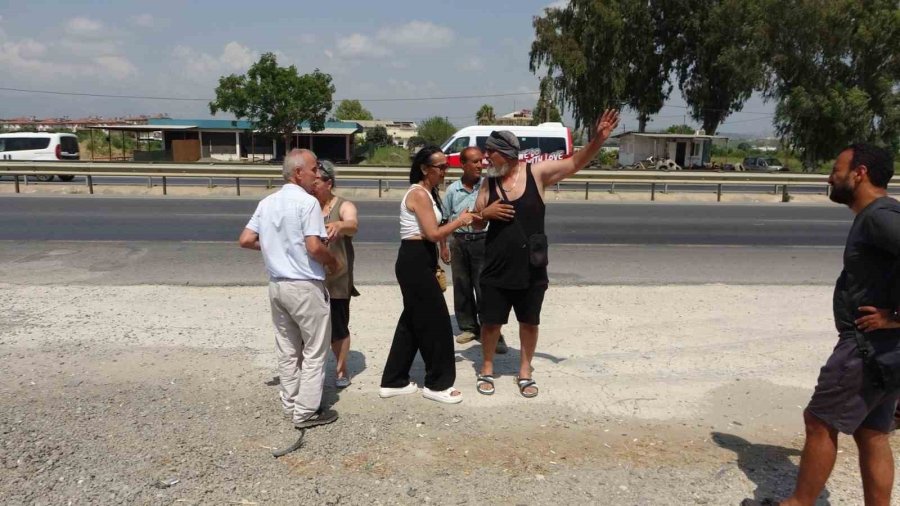 Otomobil İle Motosiklet Çarpıştı, Görgü Tanığı İle Sürücü Kazayı Tartıştı