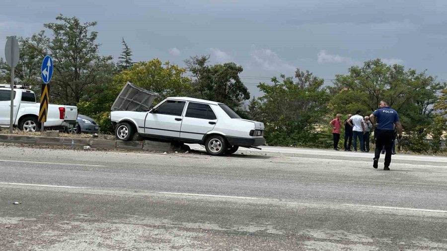 Konya’da Otomobiller Çarpıştı: 1’i Ağır 5 Yaralı