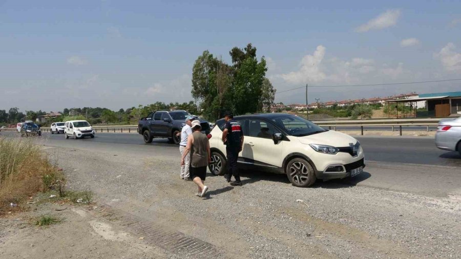 Otomobil İle Motosiklet Çarpıştı, Görgü Tanığı İle Sürücü Kazayı Tartıştı