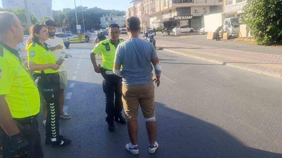 Manavgat’ta Motosikletler Çarpıştı: 2 Yaralı