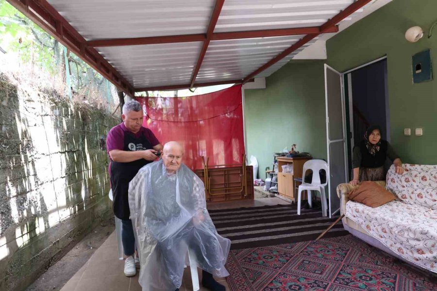 Antalya’da Mobil Kuaför Tırı Yaylalarda Hizmet Veriyor