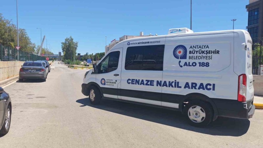Genç Kadını Tabancayla Vurarak Öldürüp, Ardından İntihar Etti
