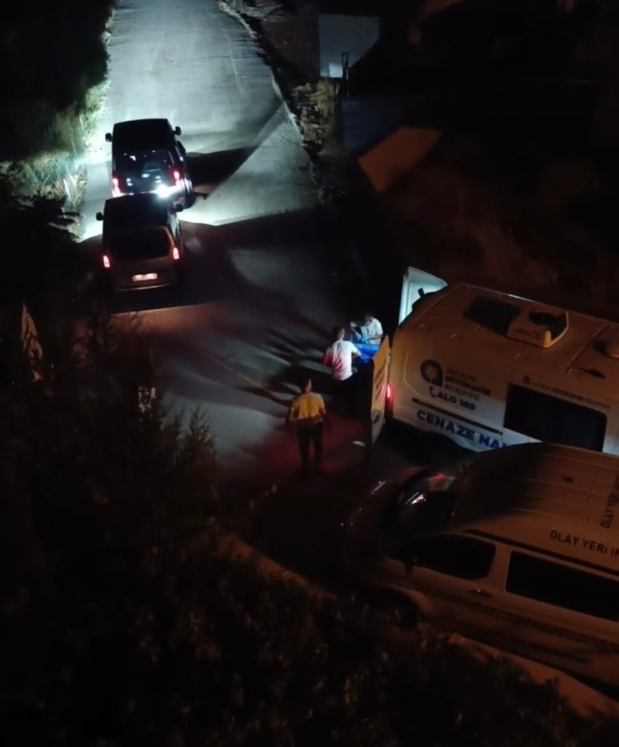 Genç Kadını Tabancayla Vurarak Öldürüp, Ardından İntihar Etti