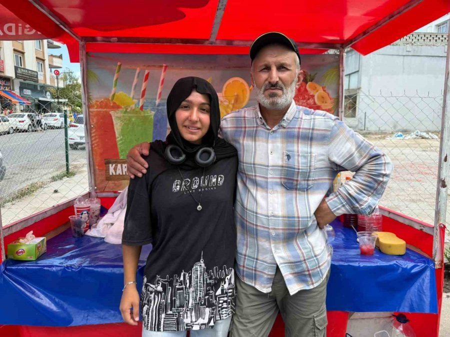 Babasının Torosların Zirvesinde Ağaç Motoruyla Kesip Getirdiği Karlar, 14 Yaşındaki Kübra’nın Tezgâhında Alıcı Buluyor