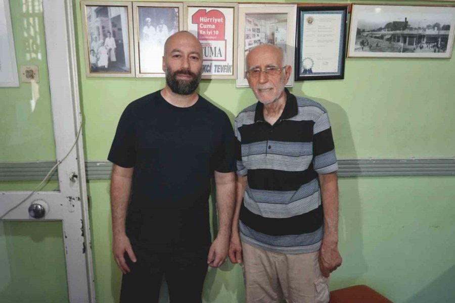 81 Yaşında, 69 Yıldır Aynı Tezgâhın Başında: "hayata Yeniden Başlasam Yine Börekçi Olurdum"