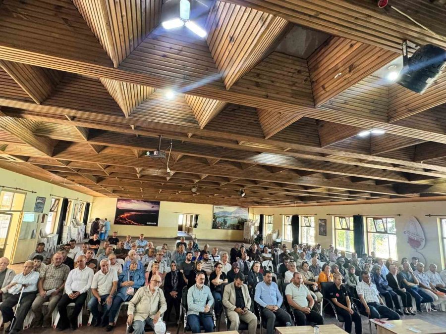Isparta’da Kayaların Tehdit Ettiği Mahallenin Geleceği Masaya Yatırıldı