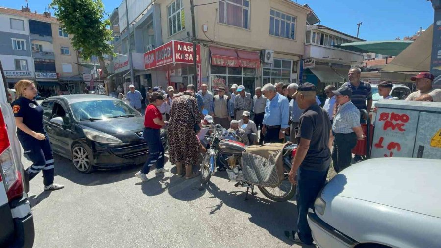 Sedyedeki Yaralıya "yat Lan Yat" Diyen Vatandaş Herkesi Güldürdü