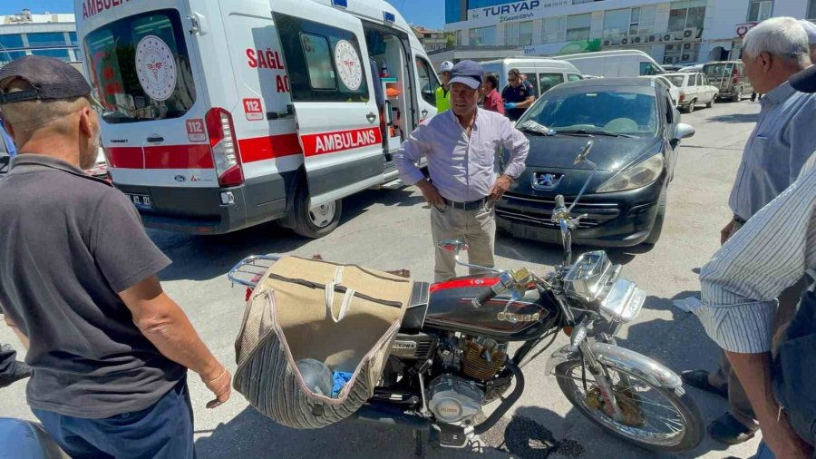 Sedyedeki Yaralıya "yat Lan Yat" Diyen Vatandaş Herkesi Güldürdü
