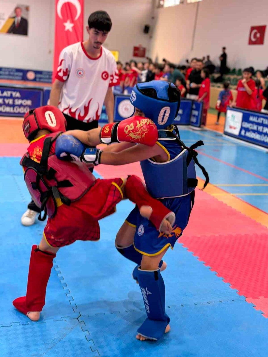 Niğde Wushu Takımı Malatya’dan 17 Madalyayla Döndü