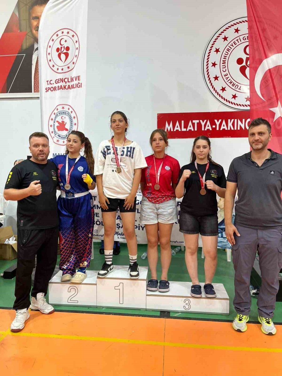Niğde Wushu Takımı Malatya’dan 17 Madalyayla Döndü