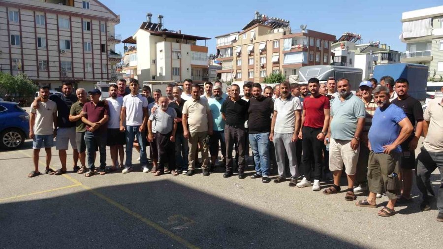 "yerimiz Daraldı" Diyen Pazarcı Esnafı Yeni Pazar Alanında Tezgah Açmadı