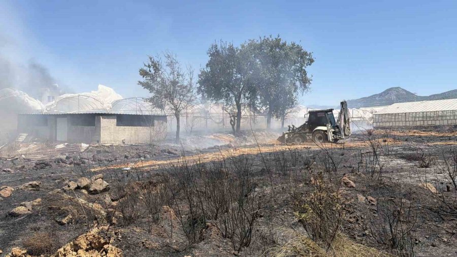 Gazipaşa’da Sera Yangını