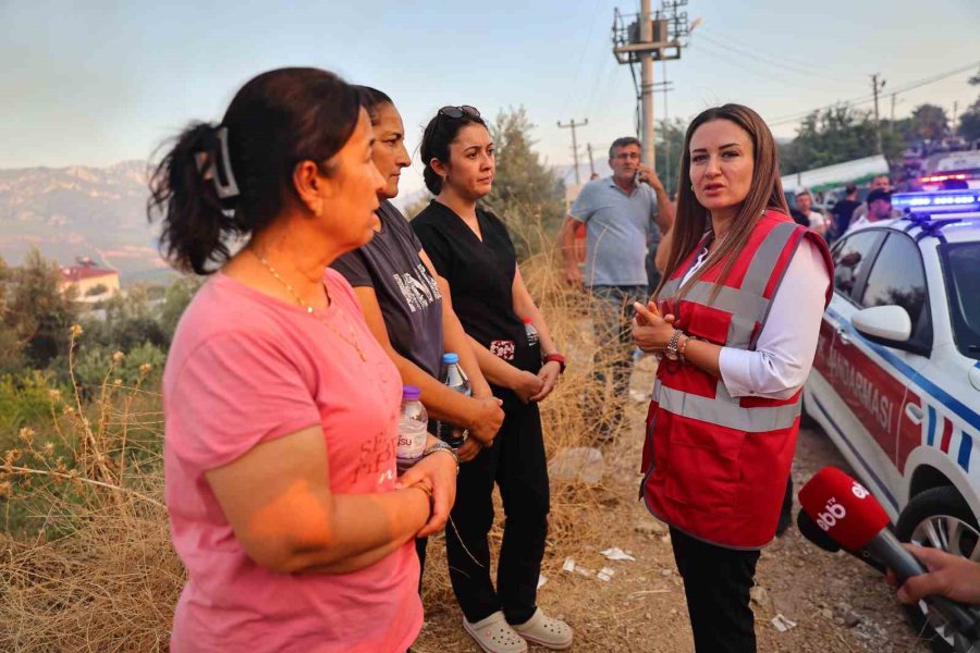 Antalya Büyükşehir Ekipleri Orman Yangınlarını Söndürmek İçin Seferber Oldu