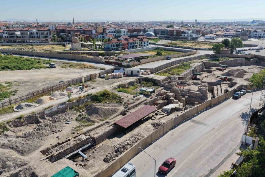 Meram Geçmişini Geleceğe Taşıyor