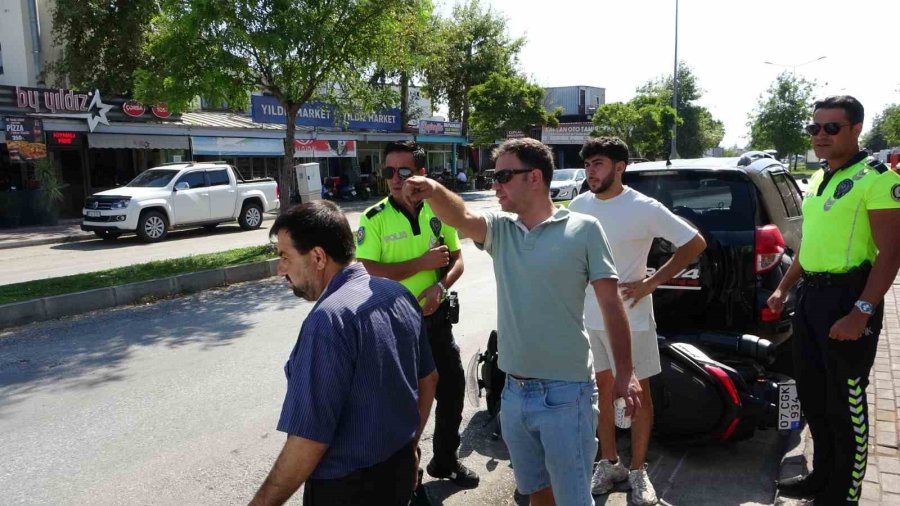 Otomobille Çarpıştı, Motosikletiyle Birlikte Metrelerce Sürüklendi