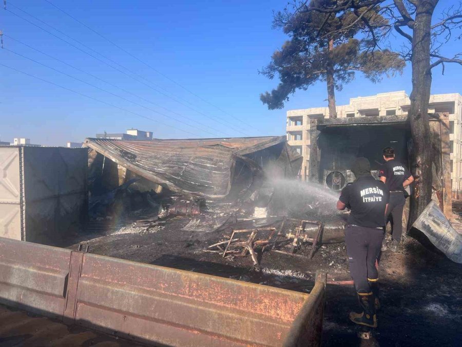 Mersin’de Yangın, Ekiplerin Havadan Ve Karadan Müdahalesiyle Söndürüldü