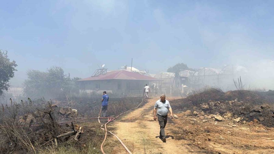 Gazipaşa’da Sera Yangını