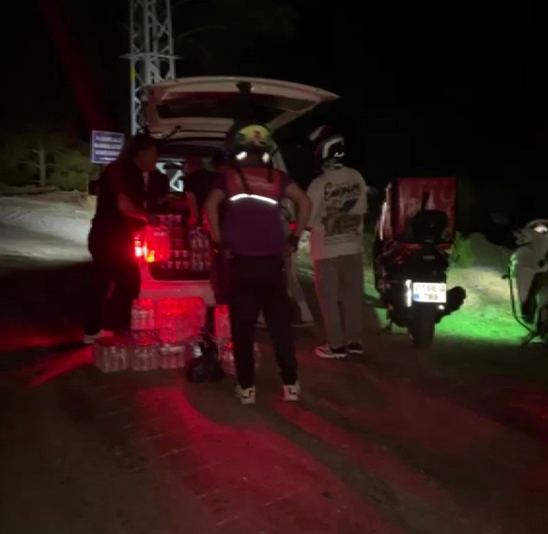 Alanya’da Motokuryeler Ekiplere Malzeme Yardımı İçin Seferber Oldu