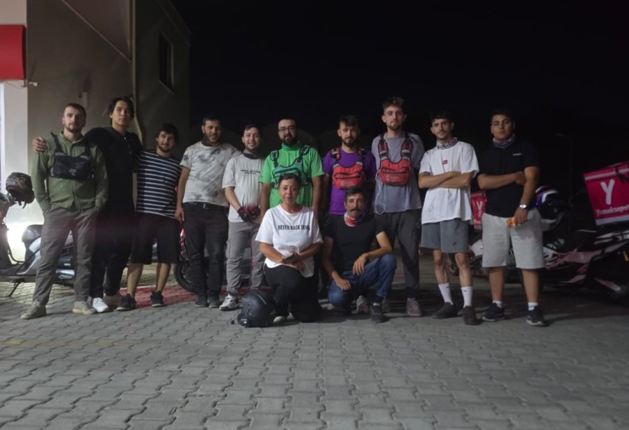 Alanya’da Motokuryeler Ekiplere Malzeme Yardımı İçin Seferber Oldu
