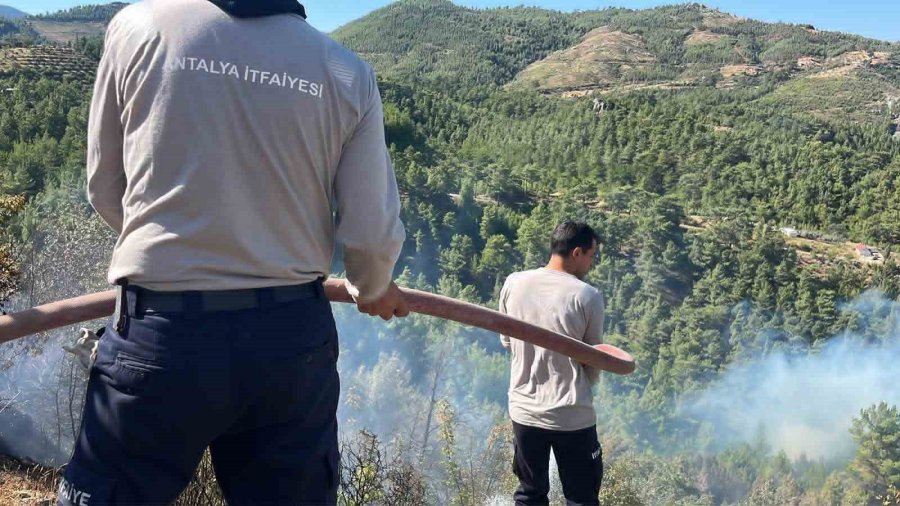 Alanya’da Orman Yangını Sebebiyle 45 Ev Tedbir Amaçlı Tahliye Edildi