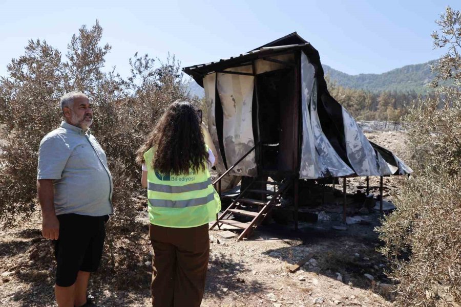Kumluca’da Yangından Etkilenen Hayvanlara Yerinde Müdahale