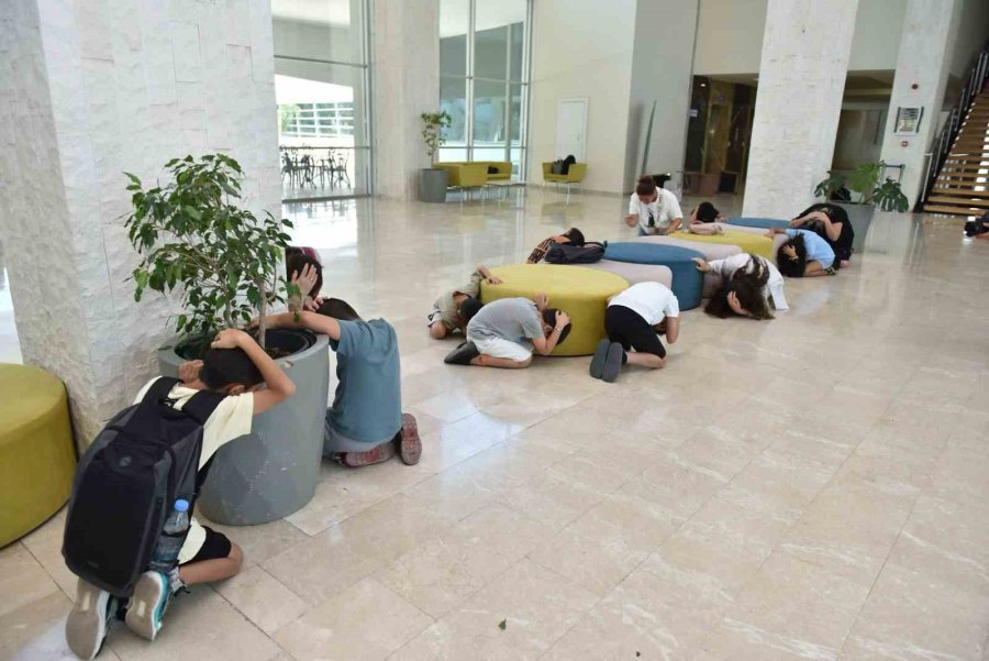 Kepez’de Deprem Ve Yangın Tatbikatı