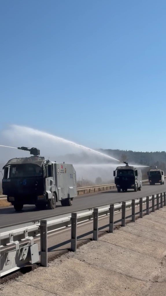 Kontrol Altına Alınan Orman Yangınında Peş Peşe Sıralanan Toma’ların Müdahalesi