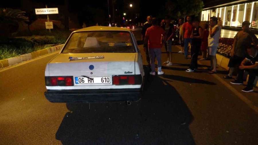 Antalya’da Motosiklet İle Tofaş Otomobil Çarpıştı: 2 Yaralı