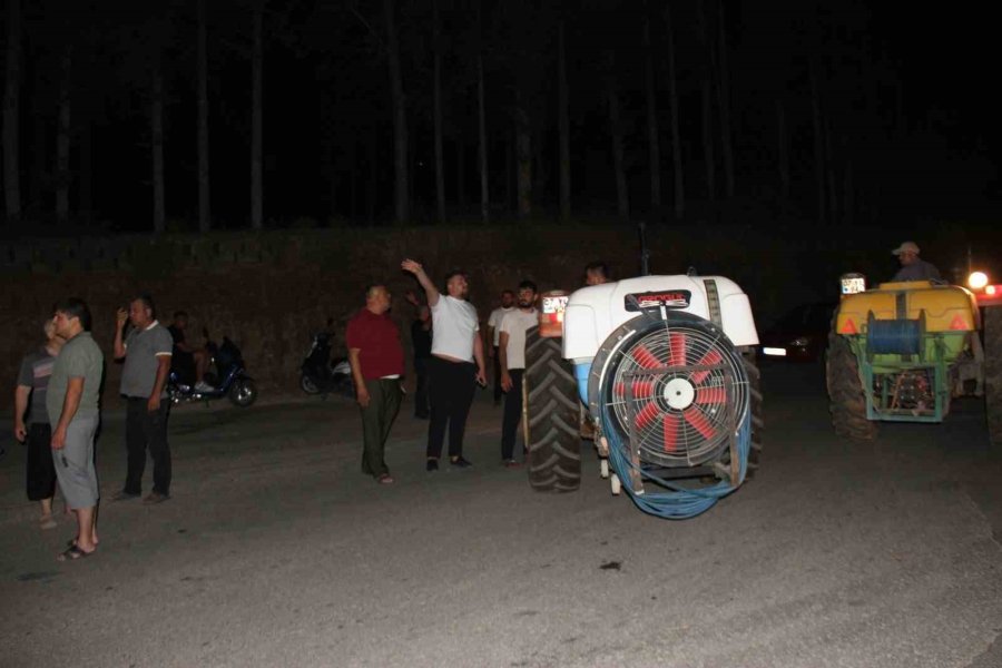 Antalya’da Otluk Alanda Çıkan Yangın Sera Ve Mezarlığa Sıçradı