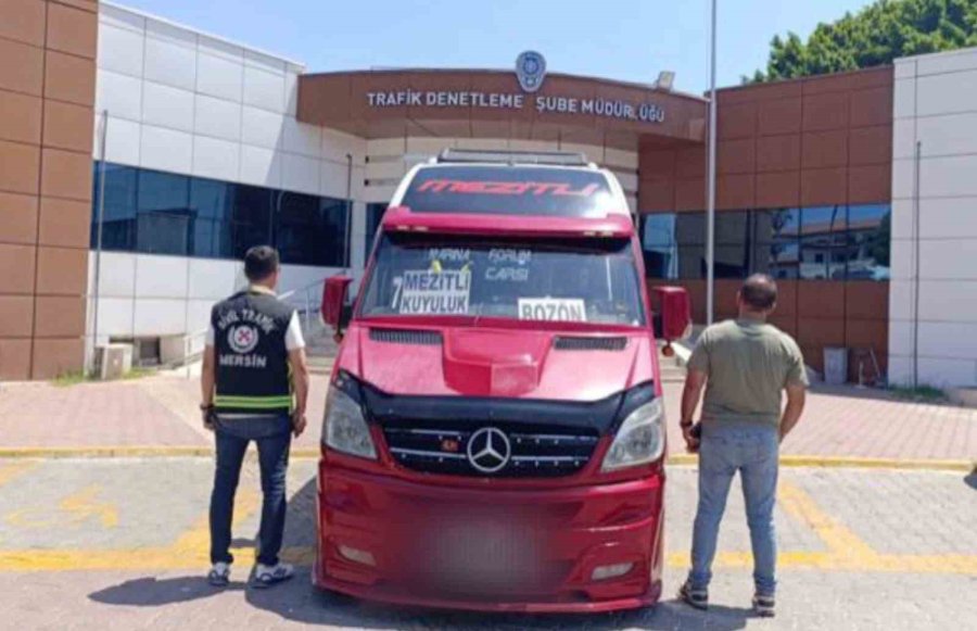 Mersin’de Ters Şeritte İlerleyen Sürücünün Ehliyetine El Konuldu
