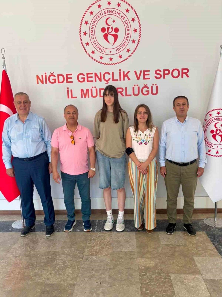 Niğdeli Sporcu Belinay Akkuş Beşiktaş’a Transfer Oldu