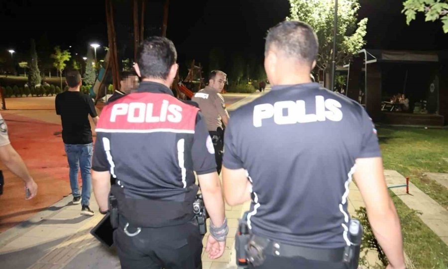 Aksaray’da Park Ve Bahçelerde Şok Uygulama