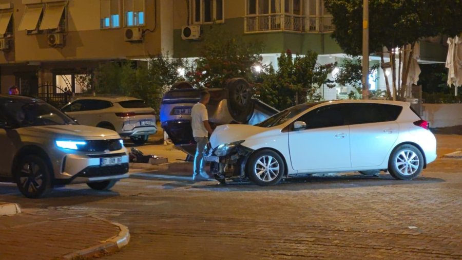 Çarpışmanın Etkisiyle Ters Dönen Otomobilden Hafif Yaralı Çıktılar